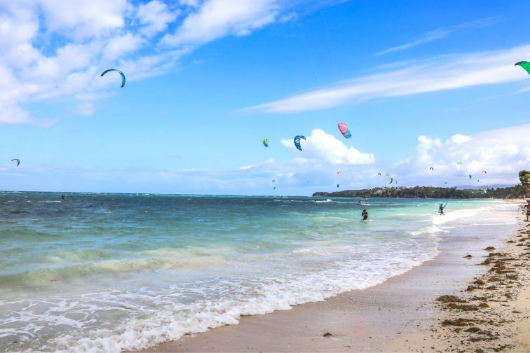 kite surfing at boracay Bulabog Beach