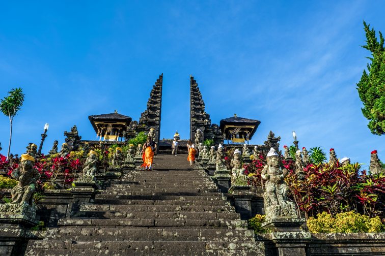ブサキ寺院５
