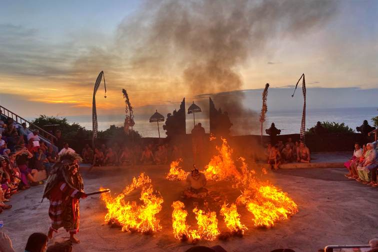 kecak-dance4