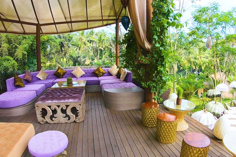 ソファサムネ　アカーシャレストラン.00_00_00_00.静止画006