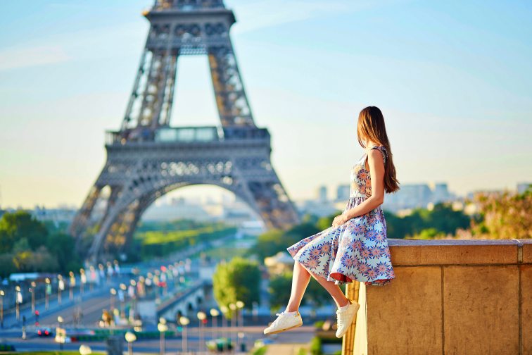 シーズン2制作も決定した エミリー パリへ行く Emily In Paris のフランス事情って本当なの トラベルスタンダードジャパン