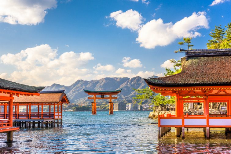 Miyajima,,Hiroshima,,Japan,Floating,Shrine.