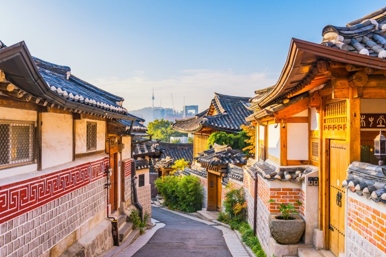 Sunrise,Of,Bukchon,Hanok,Village,In,Seoul,,South,Korea.