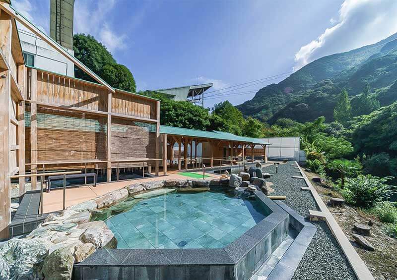 ◇翠明の湯　岩湯◇西日本最大級の大露天風呂｜奥道後 壱湯の守