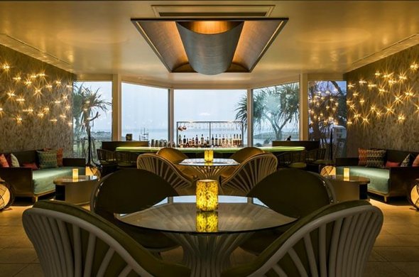 ◇サンセットバー＆テラス◇｜シェラトン沖縄サンマリーナリゾート