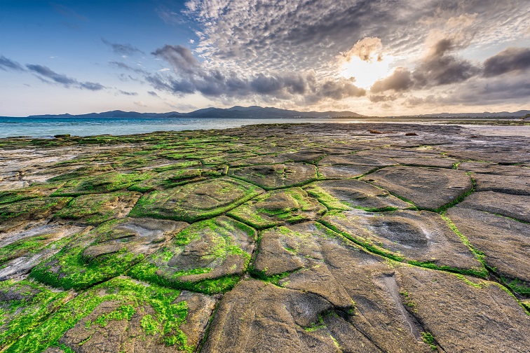 沖縄　久米島　畳石