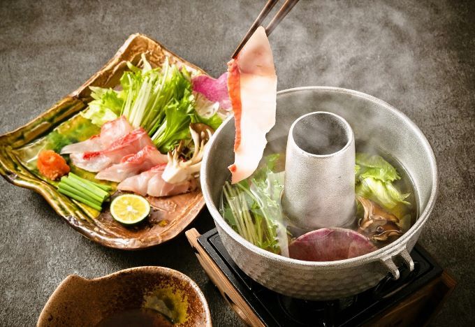 メイン料理のひとつ「金目鯛しゃぶしゃぶ」｜大室の杜　玉翠