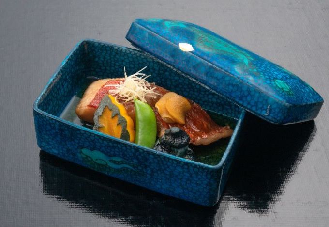 「美味少量会席」の金目鯛煮つけは切り身での提供｜奈良偲の里　玉翠