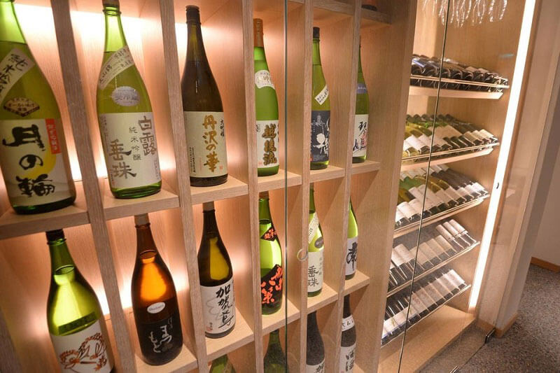 種類豊富な日本酒とワイン（画像提供：箱根強羅 白檀 Facebook）