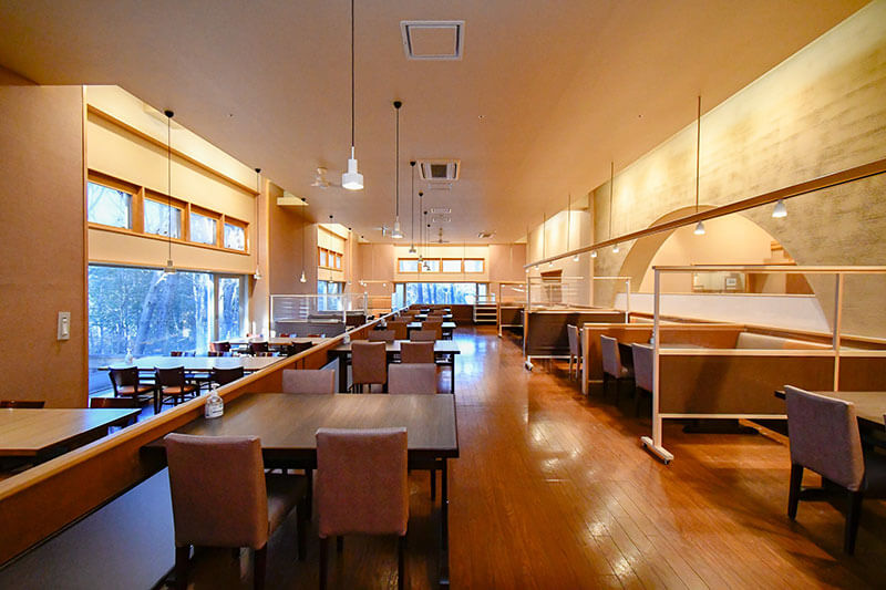 ゆったりとした旬の坊の店内