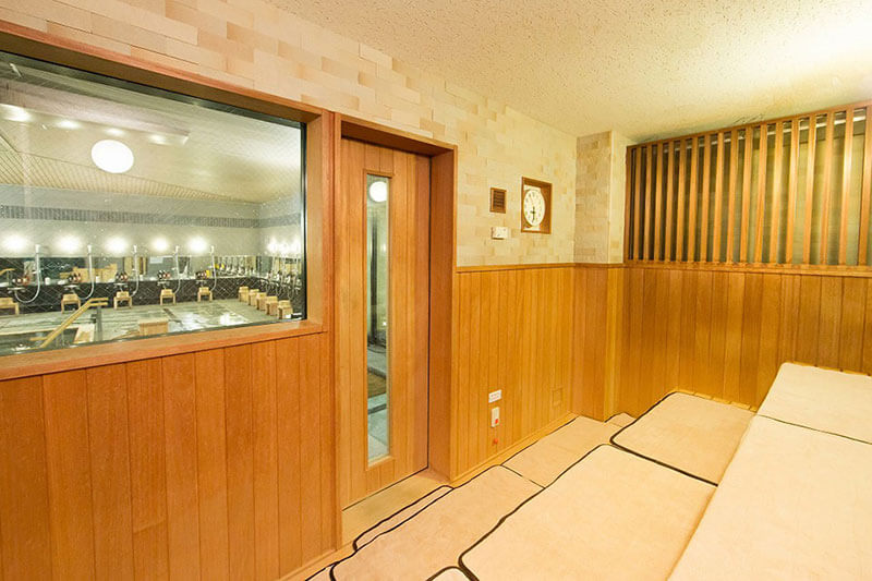 サウナと水風呂に交互に入ることによって新陳代謝が高まり、血行が良くなることで身体が若返ります