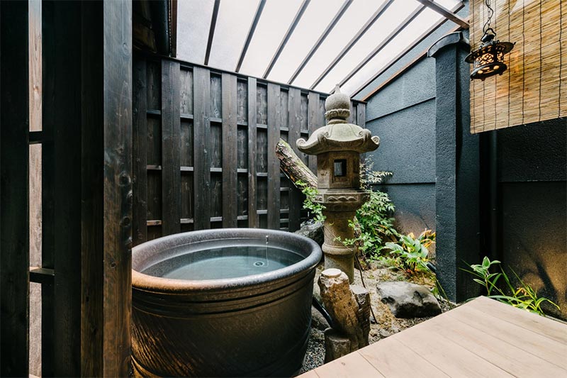 ホッとひと息つける露天風呂（柏餅）｜Nazuna 京都 御所