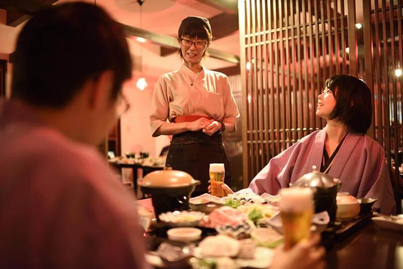食事処「灯」で地元の旬の味覚を堪能｜鉛温泉 藤三旅館