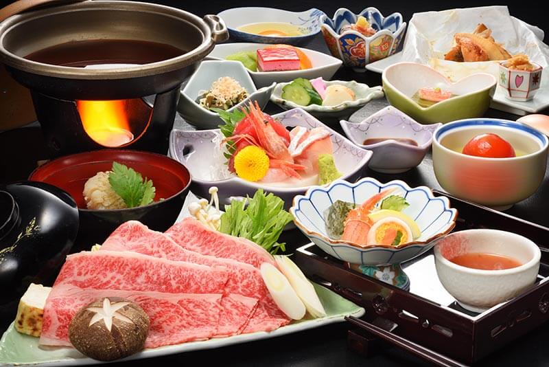 贅沢なすき焼きのコース｜鉛温泉 藤三旅館