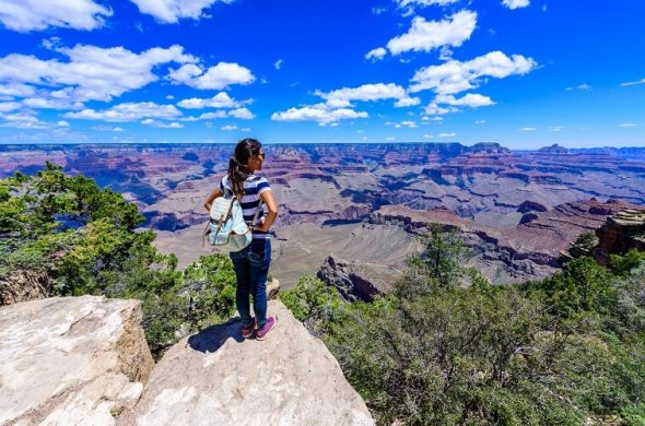 夏は日差しが強いグランド・キャニオン