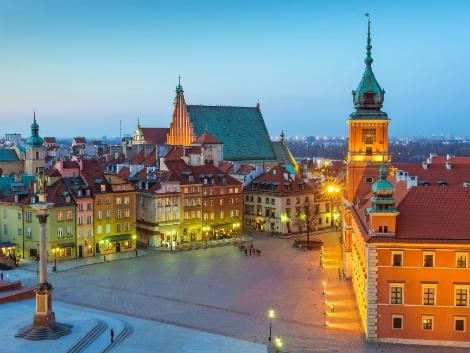 ワルシャワ:夕暮れのキャッスルスクエア