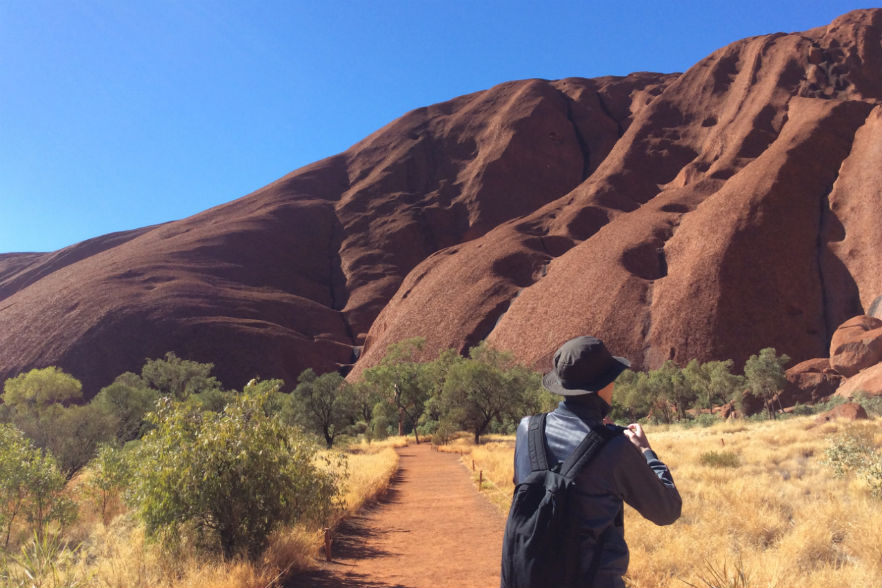 エアーズロックの麓にて