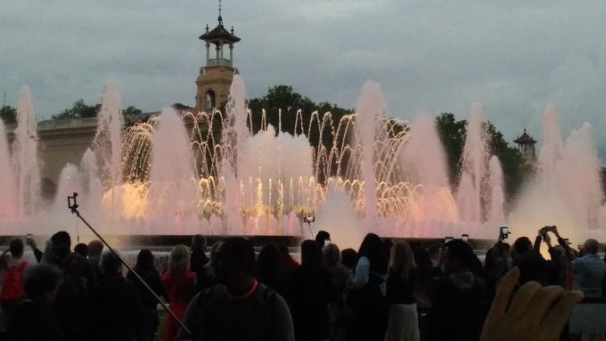 カタルーニャ美術館前で見た噴水ショー