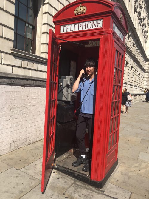 ロンドン名物、赤い電話ボックス