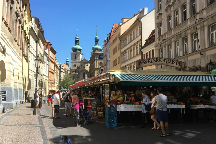 プラハ ハヴェル市場