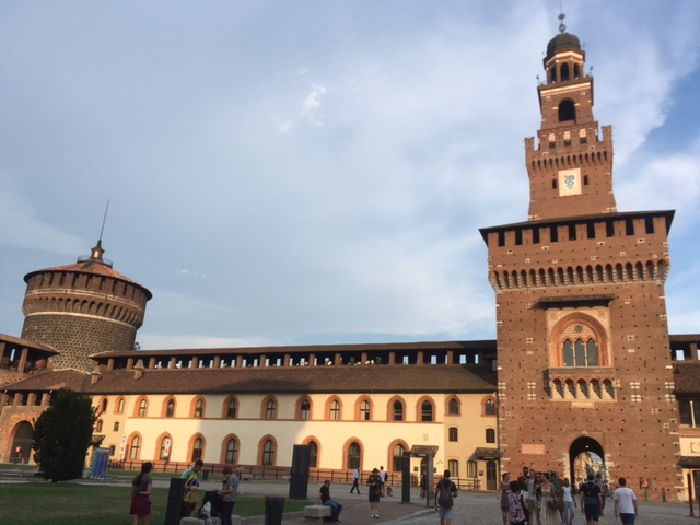 スフォルツェスコ城