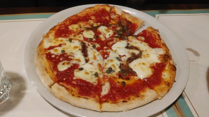 今回の旅行で1番美味しかった「Antica Drogheria」のピザ