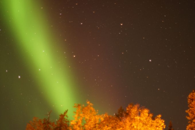 虹のようなオーロラ