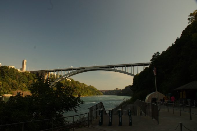 国境を行き来できるレインボーブリッジ