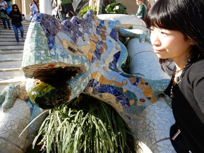 「グエル公園」の有名なカメレオン