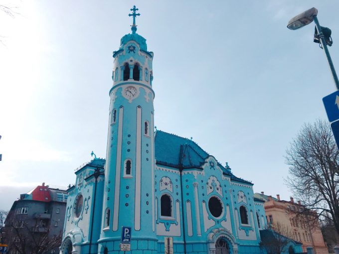 美しい「青の教会」