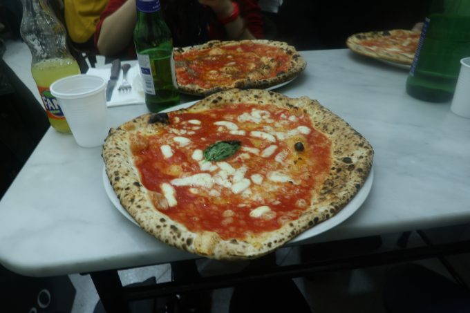 ナポリで食べたピザ