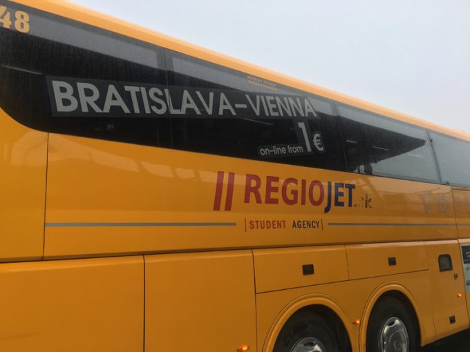 スロバキア移動で利用したバス「レギオジェット（regiojet）」