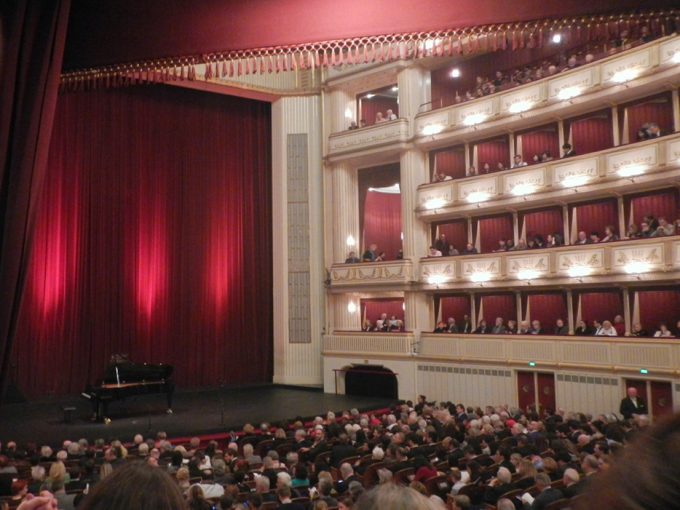 「ウィーン国立歌劇場」の内部