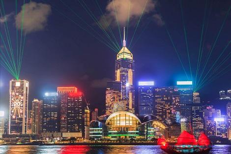 香港の夜を彩る光のショー シンフォニーオブライツ