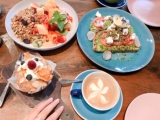 行きたかったカフェで朝食