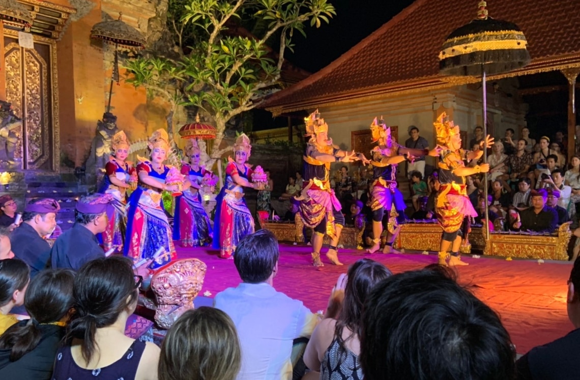 バリの伝統的なダンス