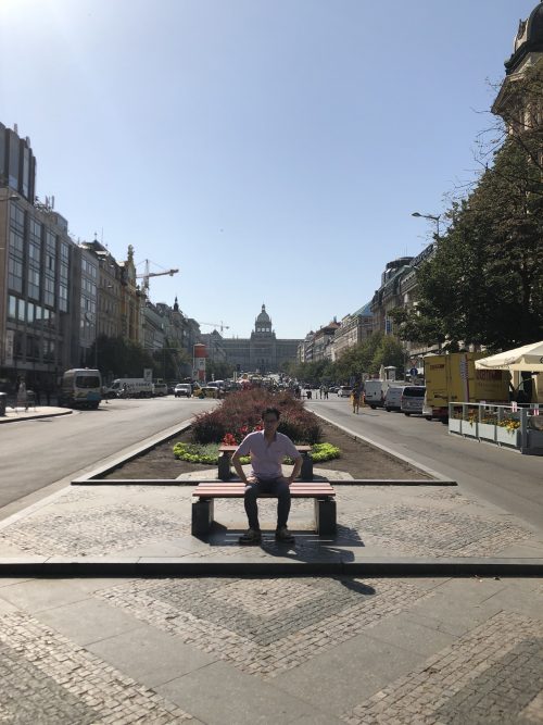 プラハのバーツラフ広場にて