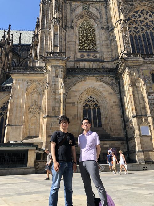 プラハ城にて、長男と