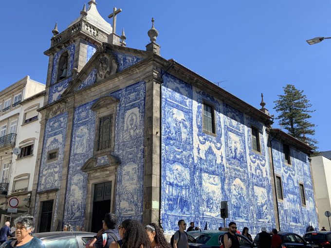 アズレージョで有名なアルマス礼拝堂