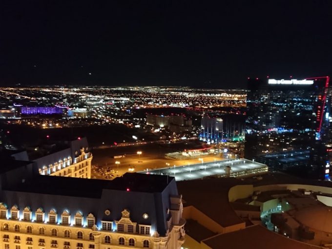 「エッフェル塔展望台」からの夜景