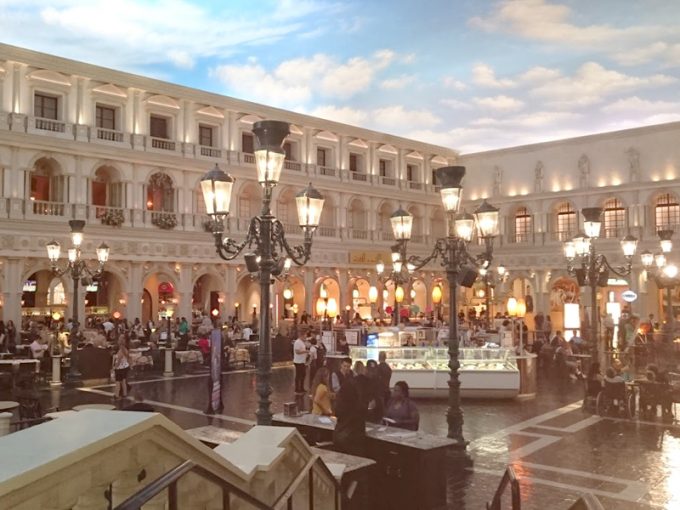 室内に空！「ベネチアンホテル・グランド・カナル・ショップス」