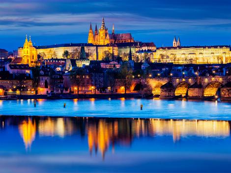 プラハ：プラハ城とカレル橋