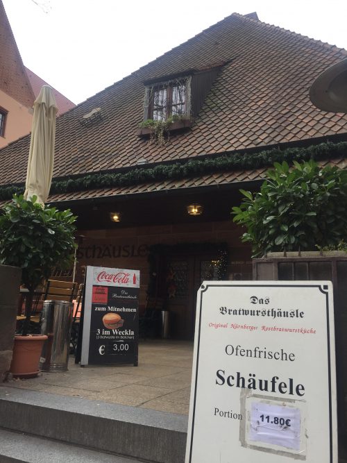ニュルンベルクの有名なレストラン「Bratwursthäusle」ハーブソーセージが絶品