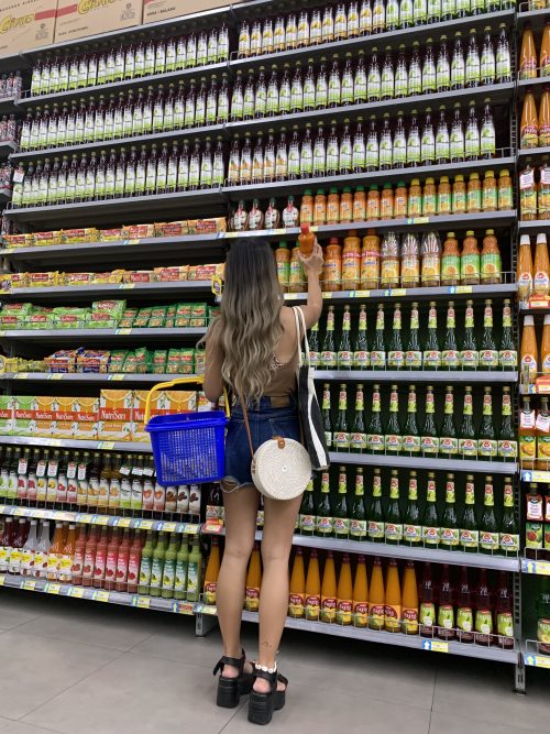 スーパー「カルフール」