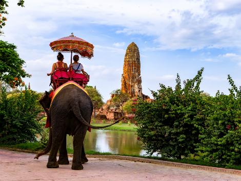 象に乗って世界遺産アユタヤ散歩