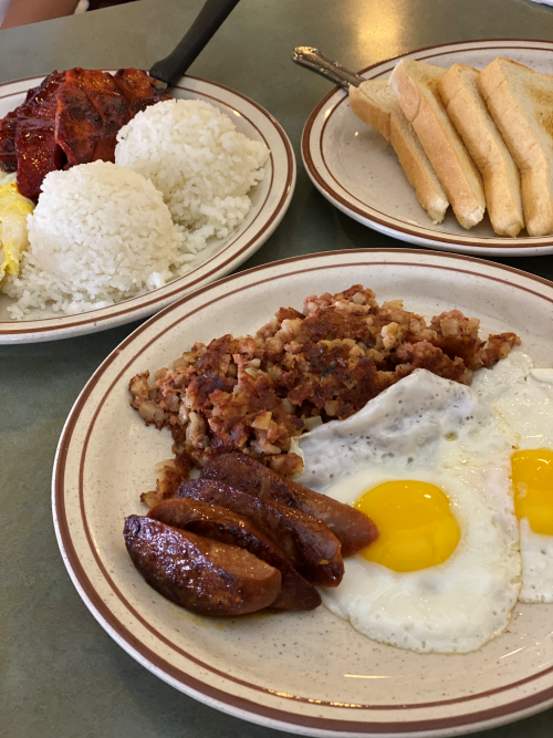 おすすめのローカルレストラン「Shirley's Coffee Shop」