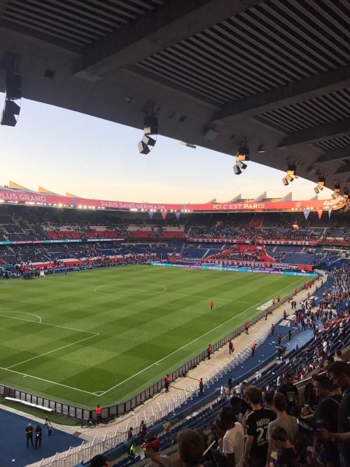 パルクデプランススタジアムにて、パリ・サンジェルマンの試合