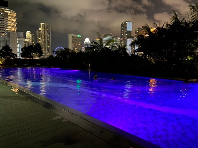 ホテル ボスのプール