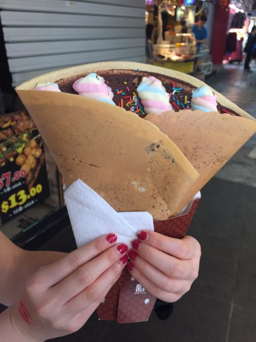 チャイナタウンの屋台で食べたクレープ