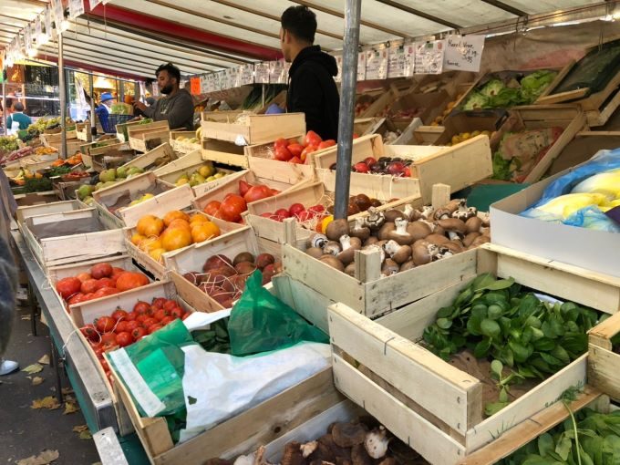 たまたま通りがかったマルシェを散策